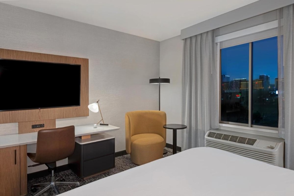 DoubleTree by Hilton Las Vegas East Flamingo Image 37